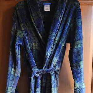 Plush and Warm Teen Unisex Size 14/16 Saint Eve Warm Plaid Robe